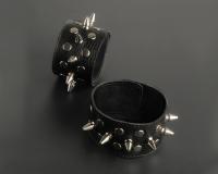 НАПУЛЬСНИКИ С ШИПАМИ НА КНОПКАХ кожа (3057-1)